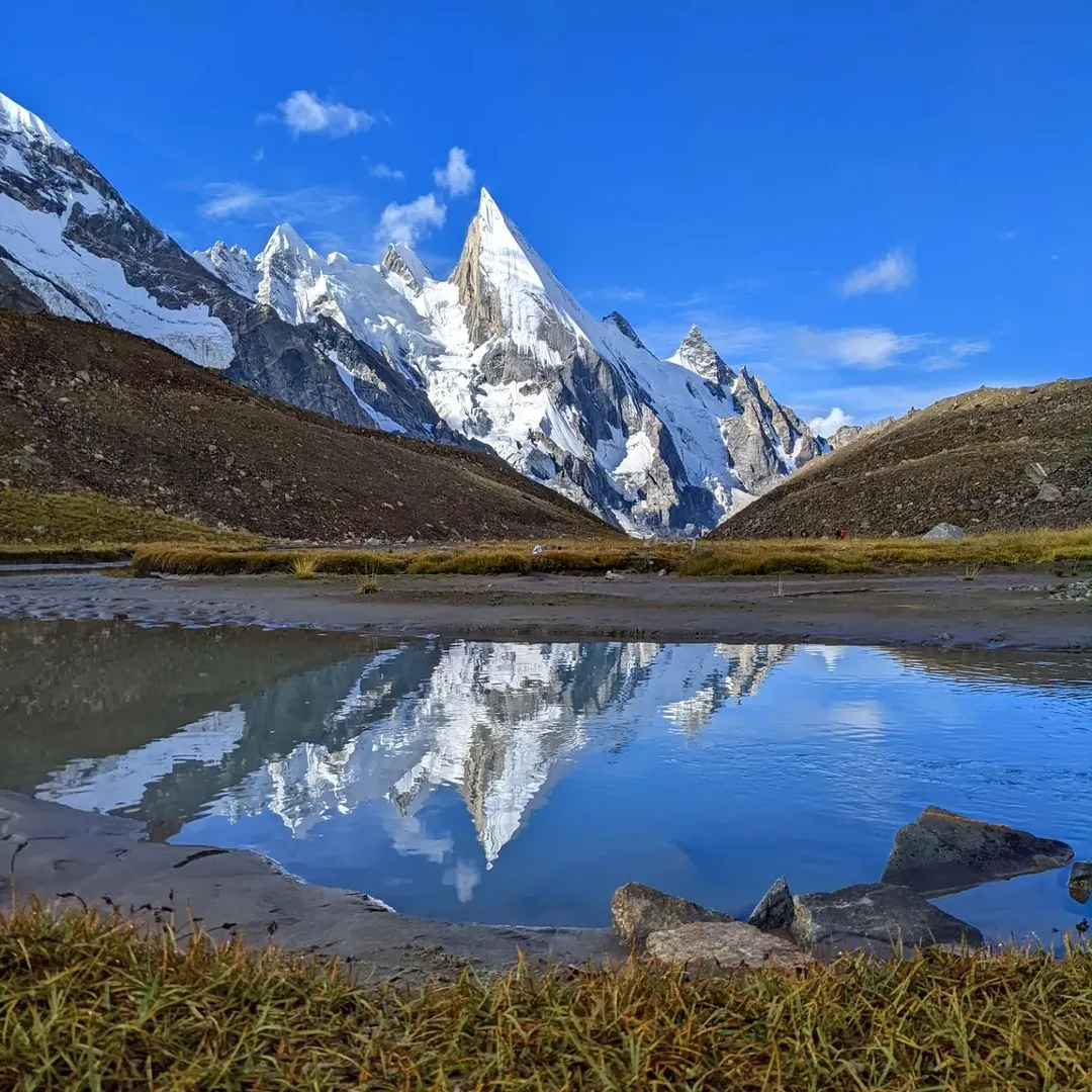 Sunrise at Thalle La Pass Trek